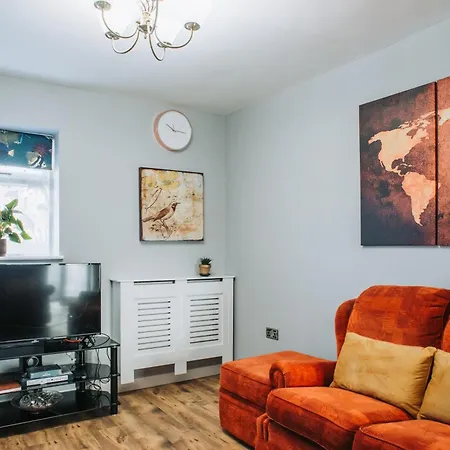 No10 2 Bedroom House With Private Garden And Driveway Appartement