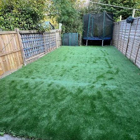 No10 2 Bedroom House With Private Garden And Driveway Bristol
